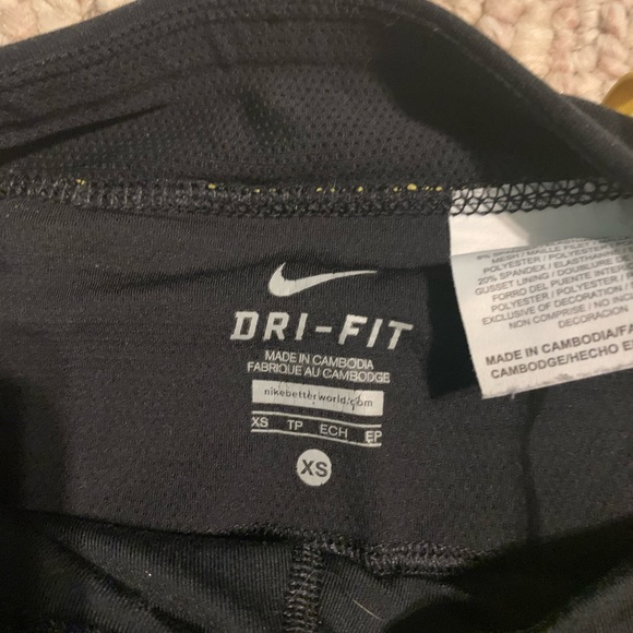 Nike Livestrong crop leggings xs - Picture 2 of 2